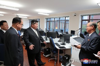 북한 김정은, 완공된 당 중앙간부학교 방문