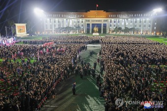북한 김정은, 완공된 당 중앙간부학교 방문