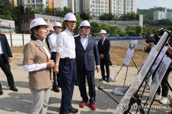 흑석동 9구역 현장점검 하는 한덕수 총리