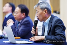 토론회서 발언하는 5·18 조사위