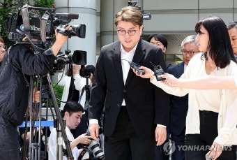 '음주 뺑소니' 김호중 구속심사 출석…