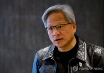 엔비디아 젠슨 황 CEO 재산 5년만에 30억→900억 달러로 30배 돼
