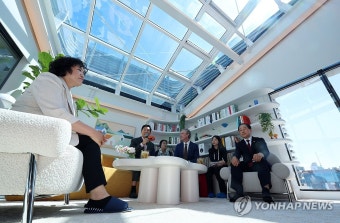 한강대교 전망호텔 '스카이 스위트' 방문한 오세훈 서울시장