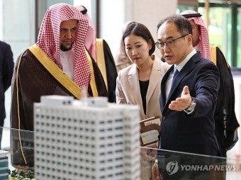 사우디 검찰총장 만난 이원석 검찰총장