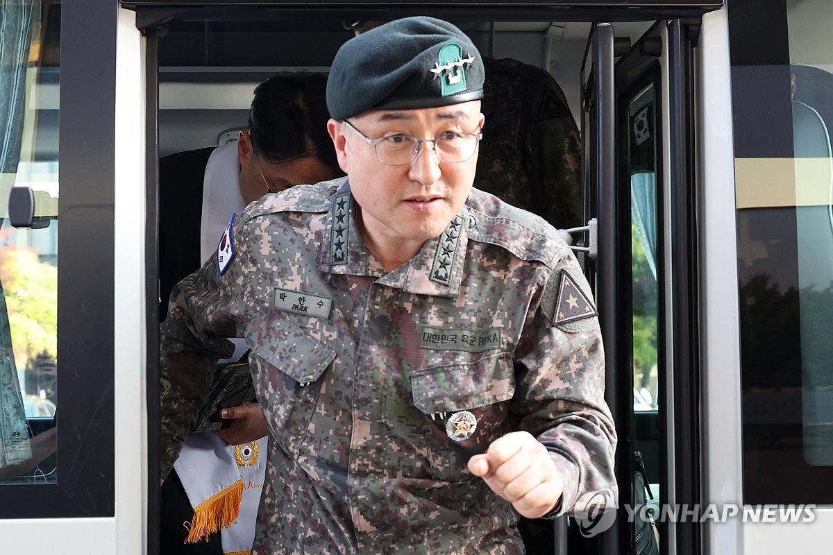 박안수 참모총장, 국회 국방위 감사서 북한 도발 지적하며 과학기술 강군 육성 다짐