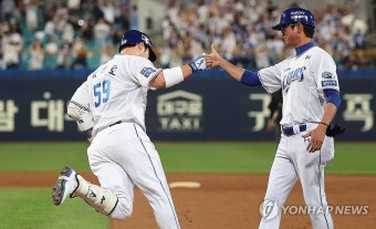 박병호 홈런에 '엄지척'