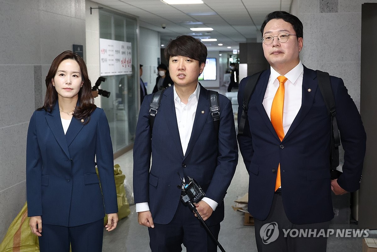 이준석 후보, 가짜 개혁 비판 vs. 이재명 후보, 구조개혁 필요 주장
