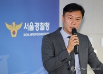 경복궁 낙서 일당 검찰로…불법사이트 광고 단가 올리려