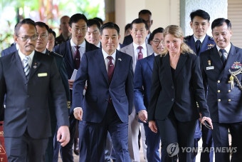 한미 국방장관 회담장 향하는 신원식 국방부 장관