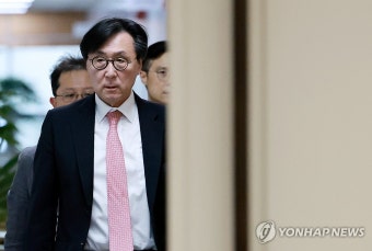 국가안보실장, NSC 상임위 결과 브리핑 참석