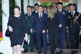한미일 국방장관 회담 참석하는 신원식 장관
