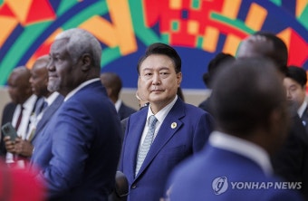 [한-아프리카 정상회의] 윤석열 대통령, 한-아프리카 정상들과 개회식 입장