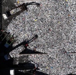 플라스틱 재활용 쓰레기 처리로 분주한 자원순환센터