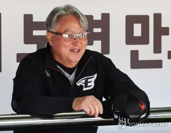 김경문 한화 감독, 파격 라인업으로 복귀 인사 