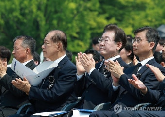 현충일 추념식 참석한 황우여 이재명