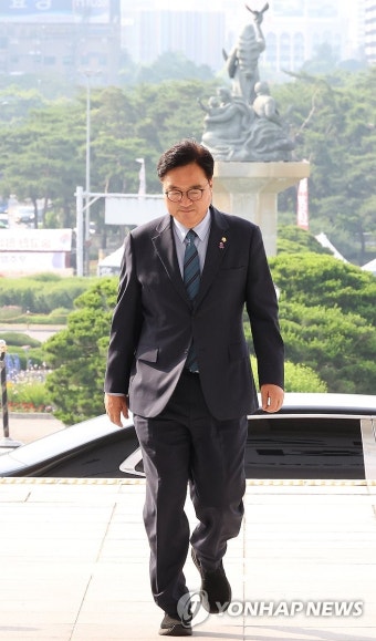 출근하는 우원식 국회의장