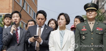 박정훈 전 해병대 수사단장 5차 공판 앞두고 발언하는 김규현 변호사