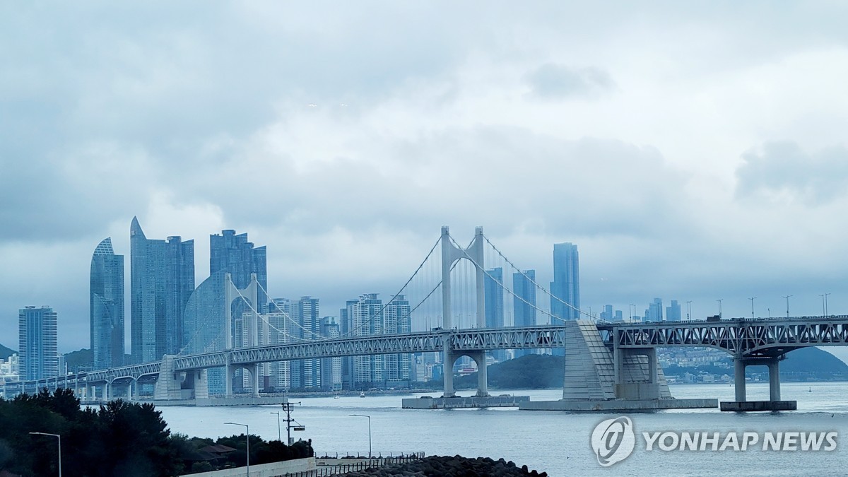 부산에서 발생한 사고들 속에는 유치원 버스 사고와 차량 사고 등이 포함돼 있습니다.