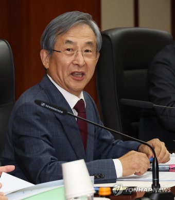 발언하는 사법정책자문위원장