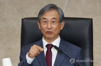 발언하는 사법정책자문위원장