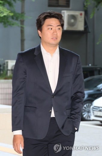 항소심 선고 공판 출석하는 이영하