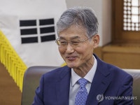 대법관 후보추천위원들에게 인사말 하는 조희대 대법원장