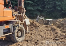 과수화상병 발생으로 매몰 작업이 한창인 원주의 배밭