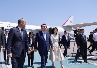 사마르칸트 도착한 윤석열 대통령 부부