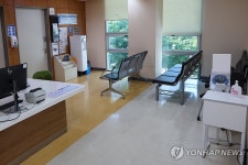 한산한 진료실 앞