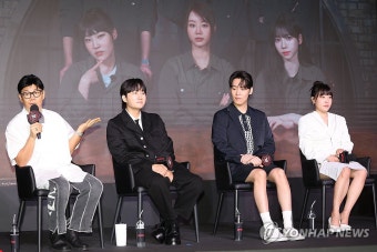인사말하는 '미스터리 수사단'의 정종연 PD