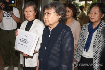 이화여대 동문 '이대생 성상납 발언' 김준혁 의원 고발