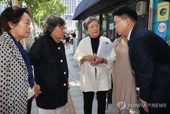 '김준혁 의원 고발' 이대 동문, 김 의원 비서관과 대화