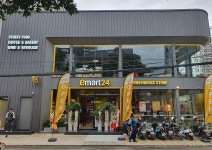 이마트24, 캄보디아 1호점 오픈…떡볶이·라면 등 K-푸드 판매