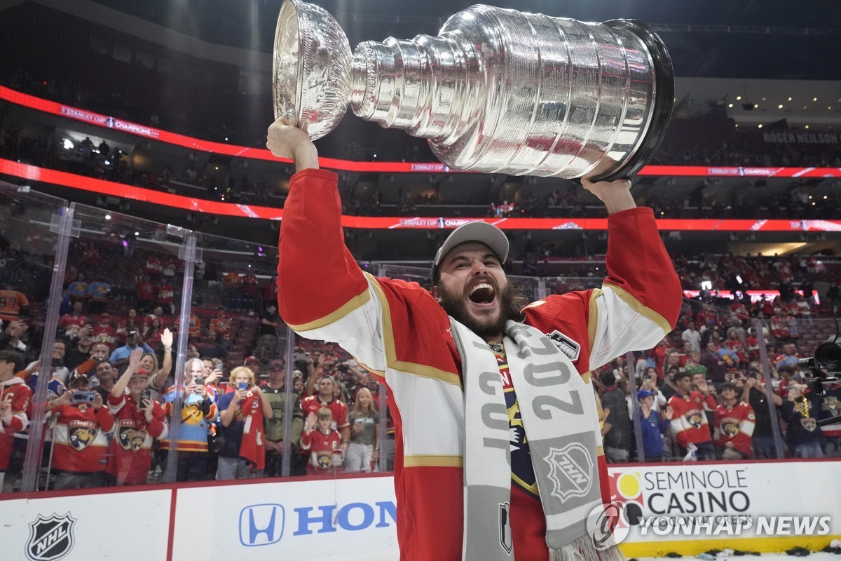 플로리다 팬서스, 연속 2년 NHL 스탠리컵 파이널 우승!