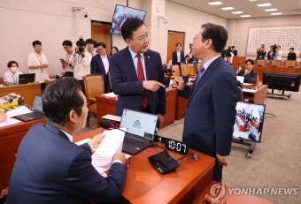 법사위서 논쟁하는 국민의힘과 민주당
