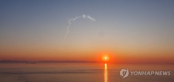 동해로 시험발사한 북한의 탄도미사일 추정 흔적
