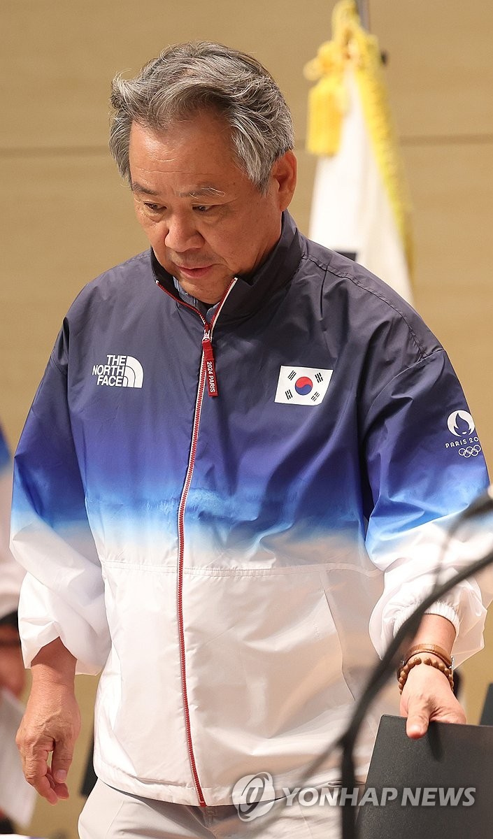 대한체육회장 이기흥 직무 정지 가능성에 문화체육관광부 발언, 수사 결과 기다린다