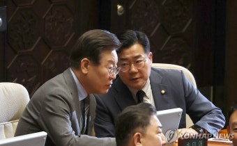이재명 전 대표, 박찬대 직무대행과 대화
