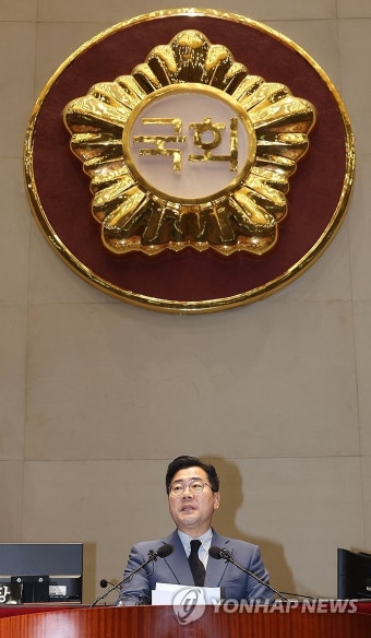 발언하는 박찬대 당대표 직무대행 겸 원내대표