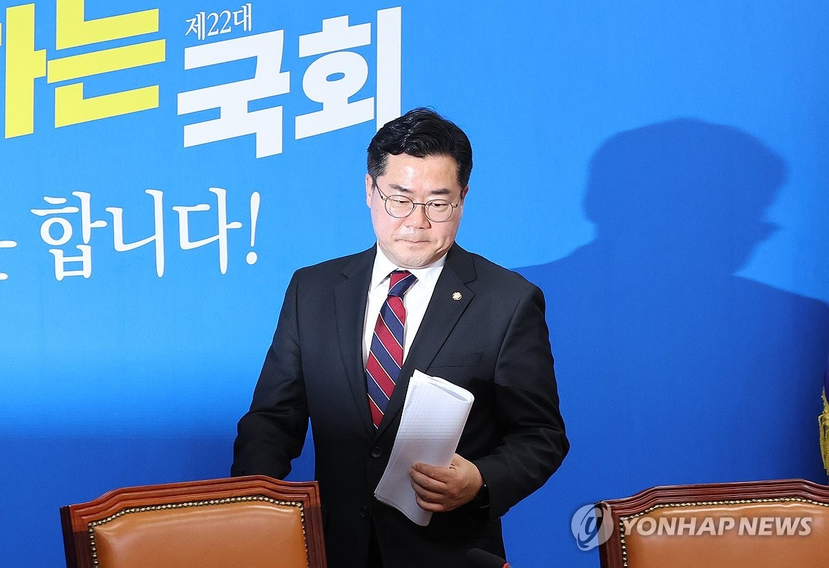 더불어민주당 박찬대 대표 대정부질문 국회 무시, 안하무인 행동 비판