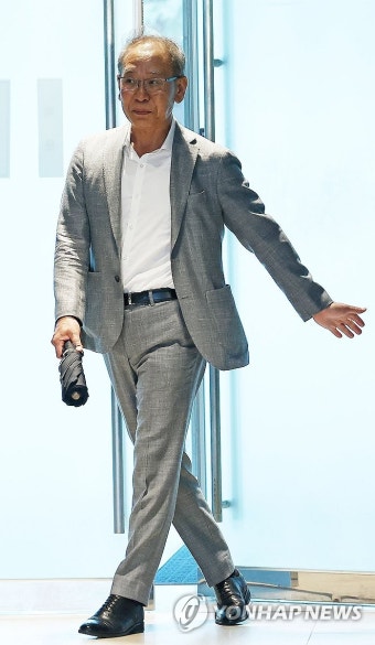 '올특위' 2차 회의 참석하는 임정혁 공동위원장