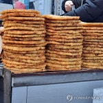 장마 시작…비오는 날엔 빈대떡·수제비 매출 는다