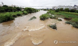 광주·전남 최고 180 폭우…나무 쓰러지고 도로 파여(종합)