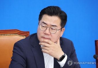 박찬대 대표 직무대행 겸 원내대표 '고민?'