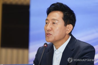 질문에 답하는 오세훈 서울시장
