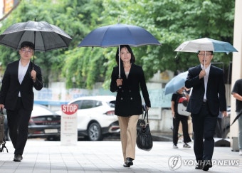 청문회 준비 사무실 첫 출근하는 이진숙 방통위원장 후보자