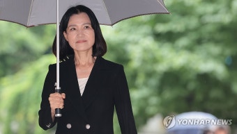 청문회 준비 사무실 첫 출근하는 이진숙 방통위원장 후보자