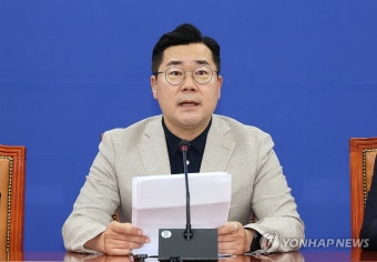 발언하는 박찬대 당대표 직무대행 겸 원내대표