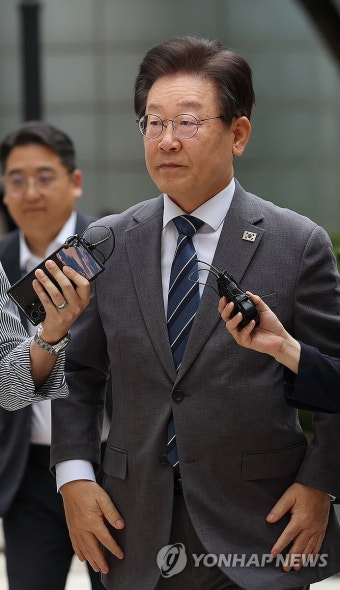 이재명 전 대표, 속행공판 출석