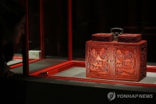 조칠 산수ㆍ인물무늬 운반 상자